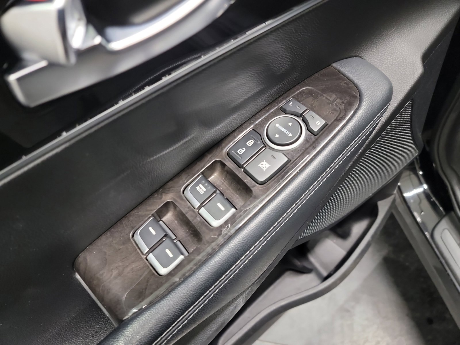 Used 2017 Kia Sorento LX image 14