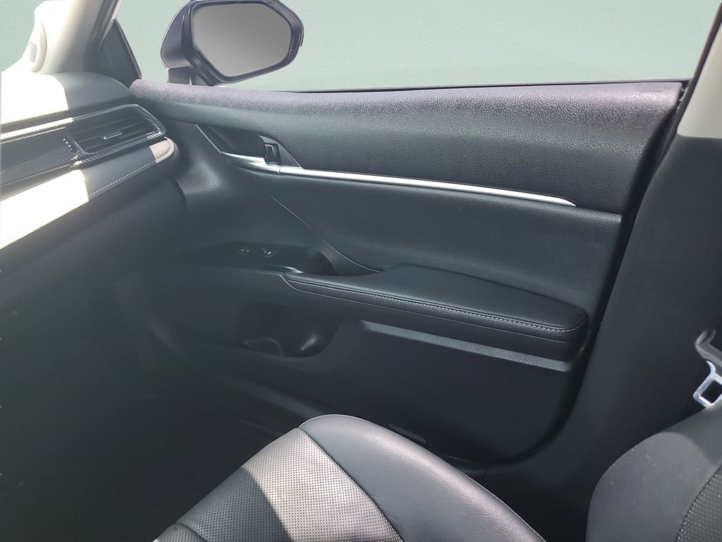 Used 2020 Toyota Camry XSE w/ Driver Assist Package FWD image 18