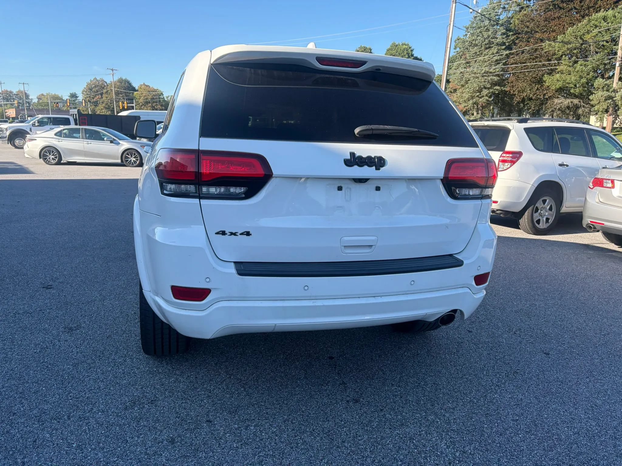 Used 2019 Jeep Grand Cherokee Altitude AWD/4WD image 18