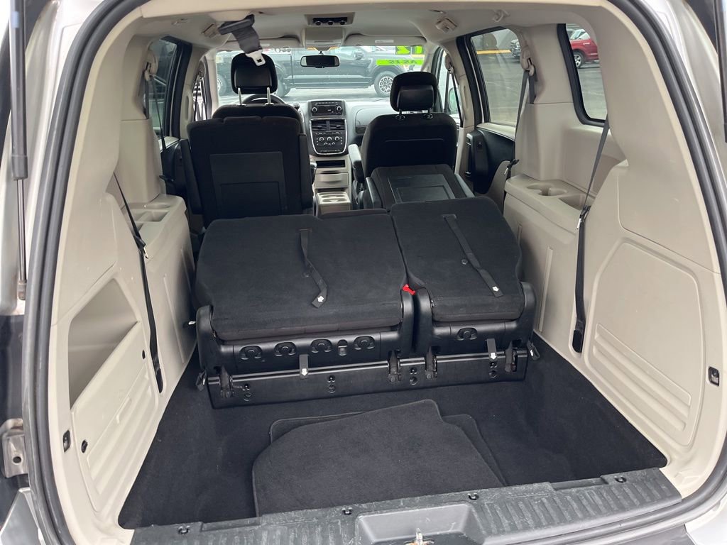 Used 2012 Dodge Grand Caravan SE image 13