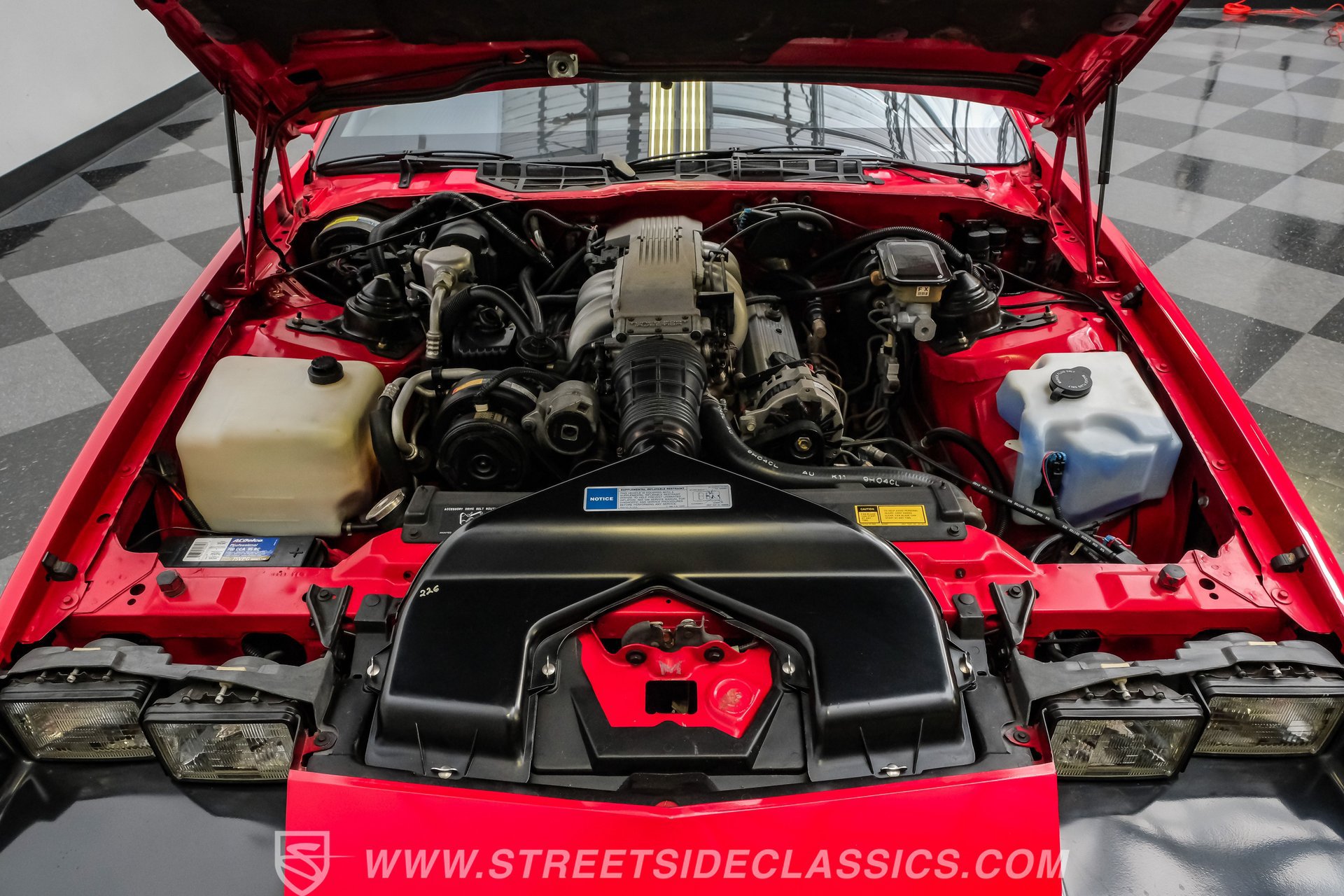 Used 1990 Chevrolet Camaro IROC-Z RWD image 3