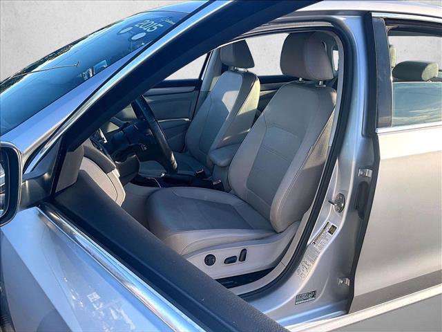 Used 2015 Volkswagen Passat 1.8T Limited Edition FWD image 25