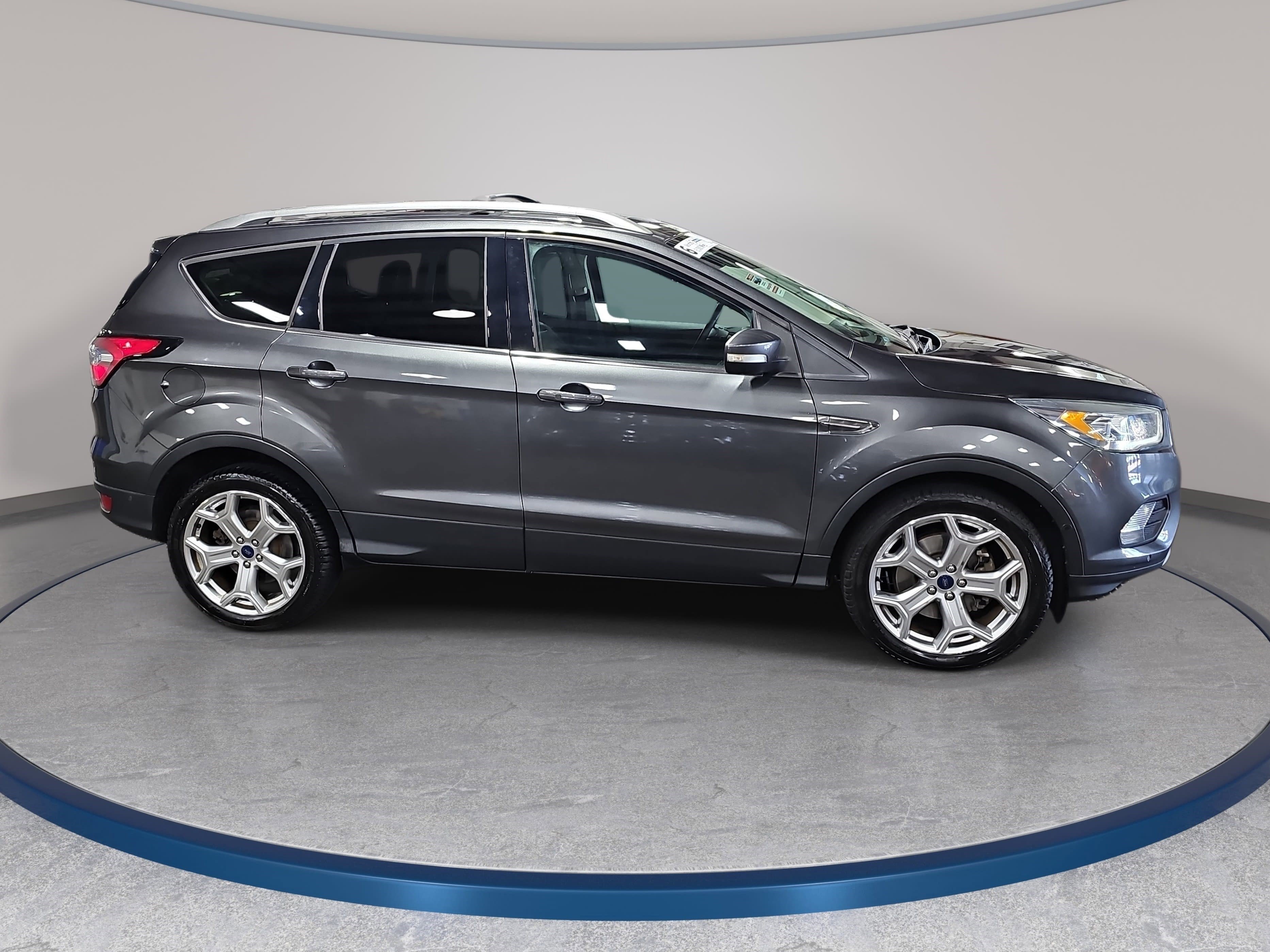 Used 2018 Ford Escape Titanium w/ Ford Safe & Smart Package AWD/4WD image 4