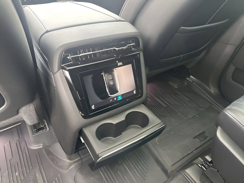 New 2026 Cadillac Escalade IQ Luxury 1 w/ LPO, Floor Liner Package AWD/4WD image 28