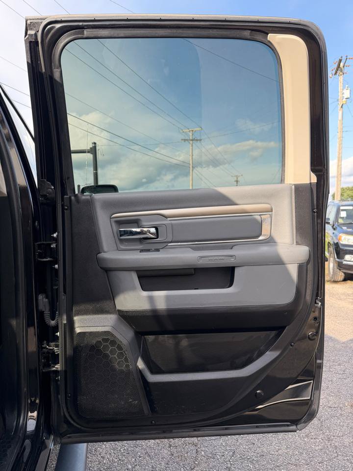 Used 2018 RAM 2500 Big Horn w/ Harvest Edition AWD/4WD image 18