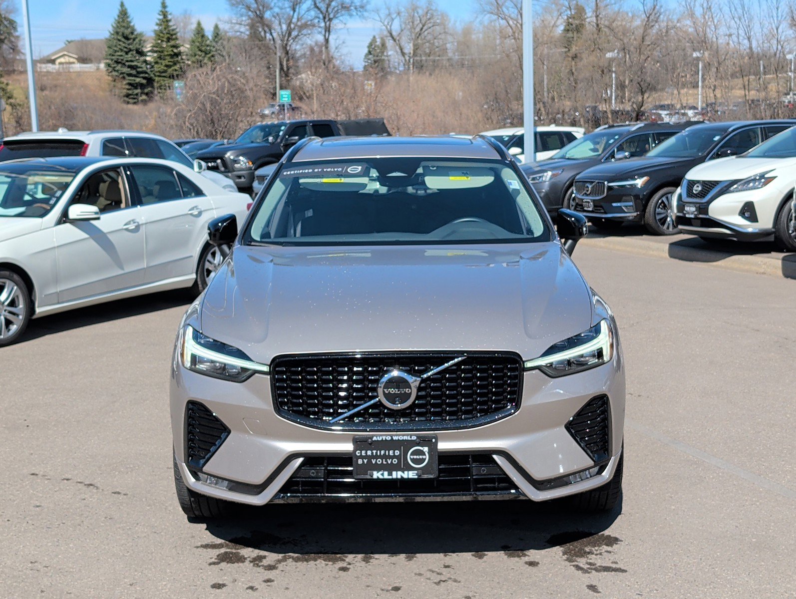 Certified 2025 Volvo XC60 B5 Plus image 2