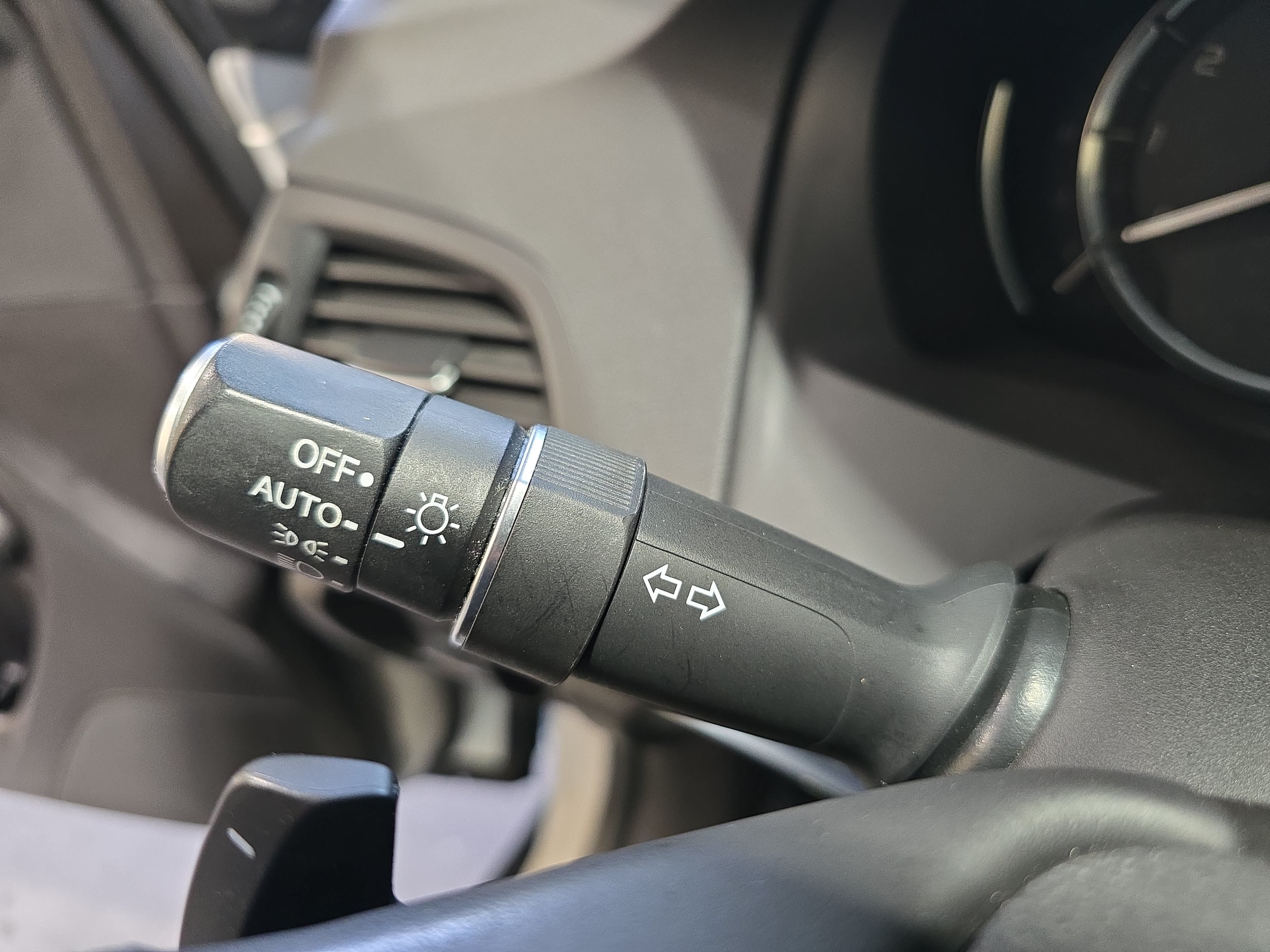 Used 2020 Acura MDX FWD image 51
