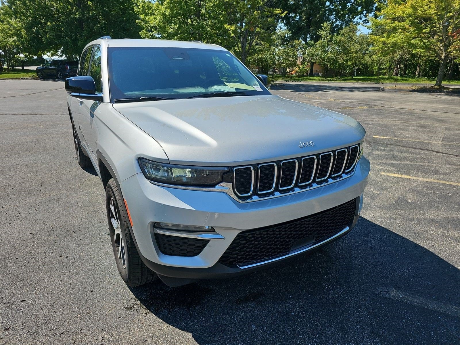 Used 2025 Jeep Grand Cherokee Limited AWD/4WD image 8