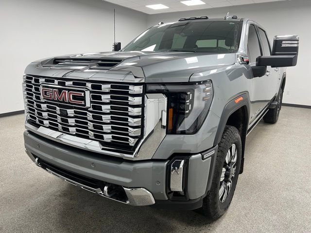 Used 2025 GMC Sierra 3500 Denali w/ Denali Reserve Package AWD/4WD image 5