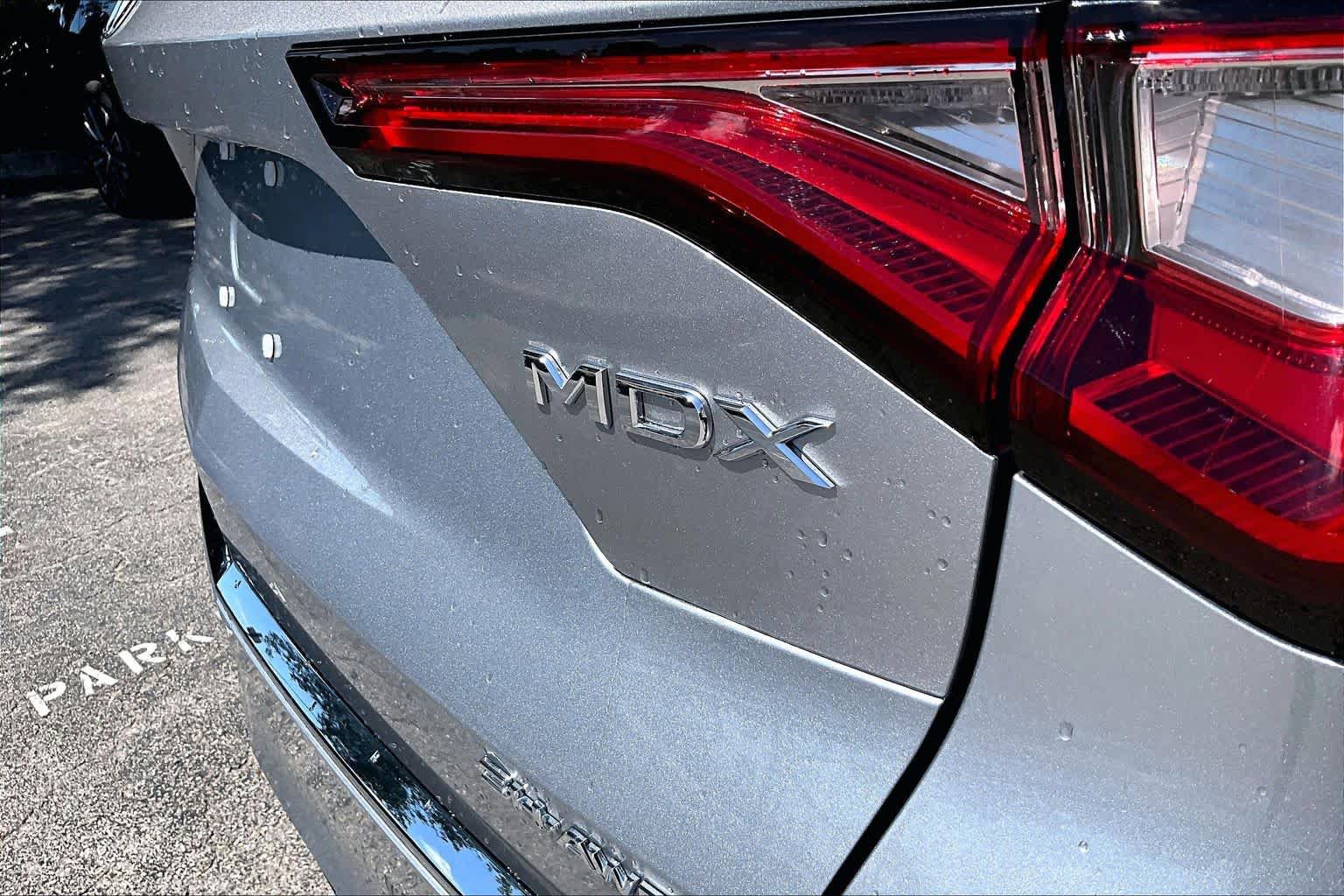Used 2024 Acura MDX SH-AWD w/ Technology Package image 10
