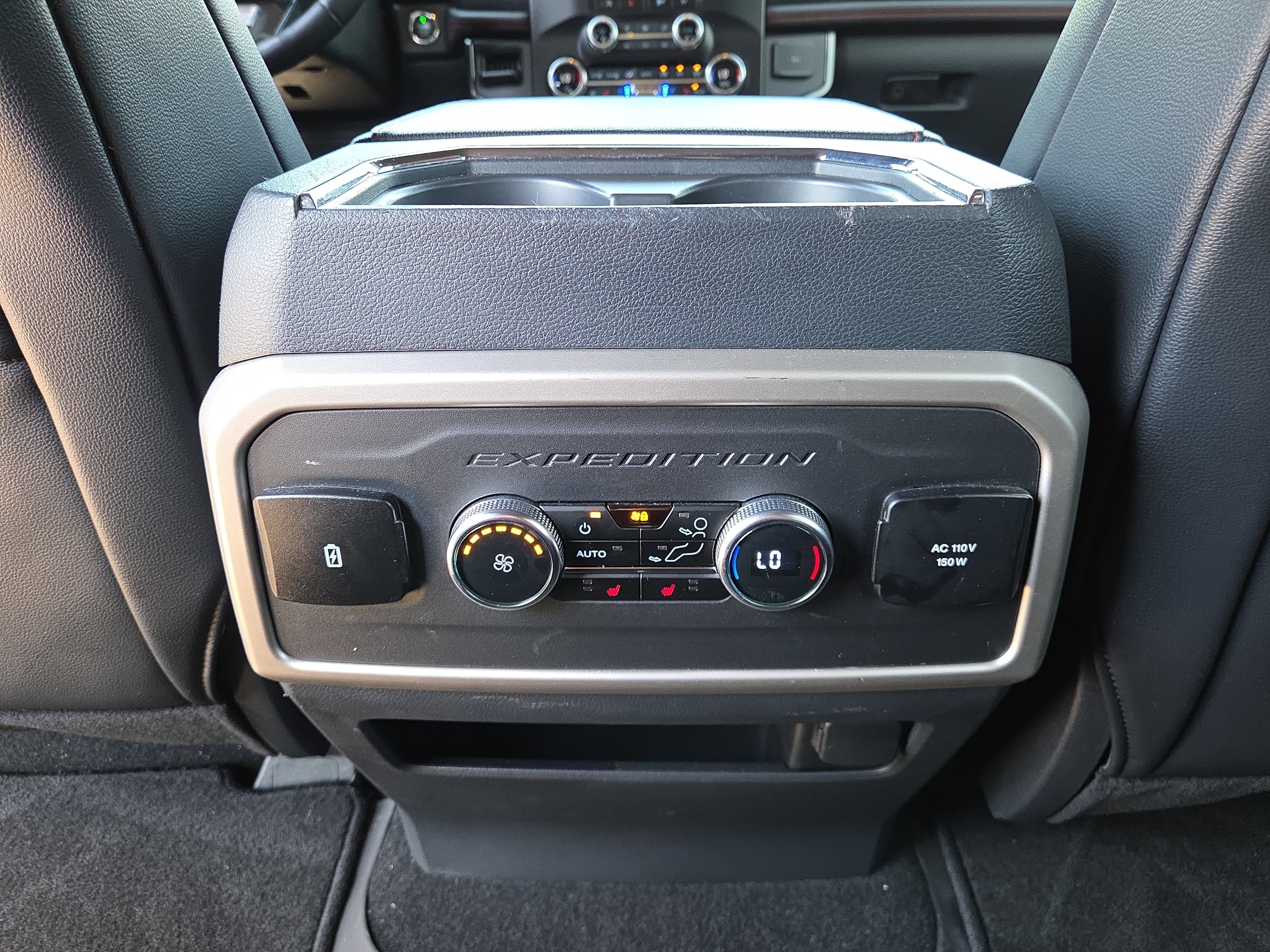 Used 2024 Ford Expedition Limited AWD/4WD image 13