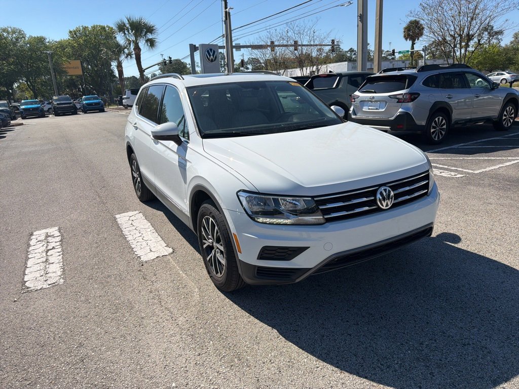 Certified 2020 Volkswagen Tiguan SE w/ Panoramic Sunroof Package image 13
