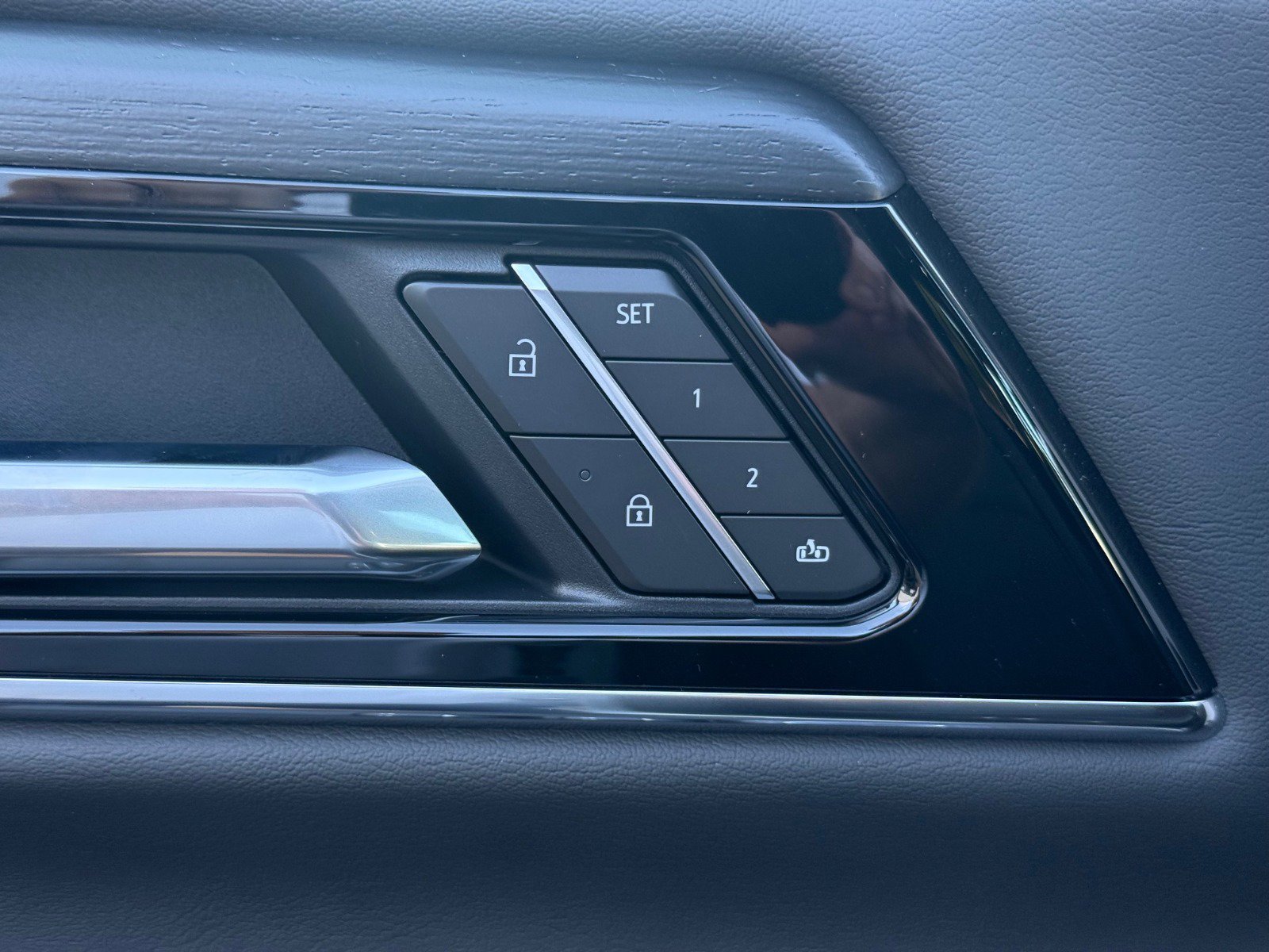 New 2026 GMC Yukon Denali w/ Advanced Technology Package image 9