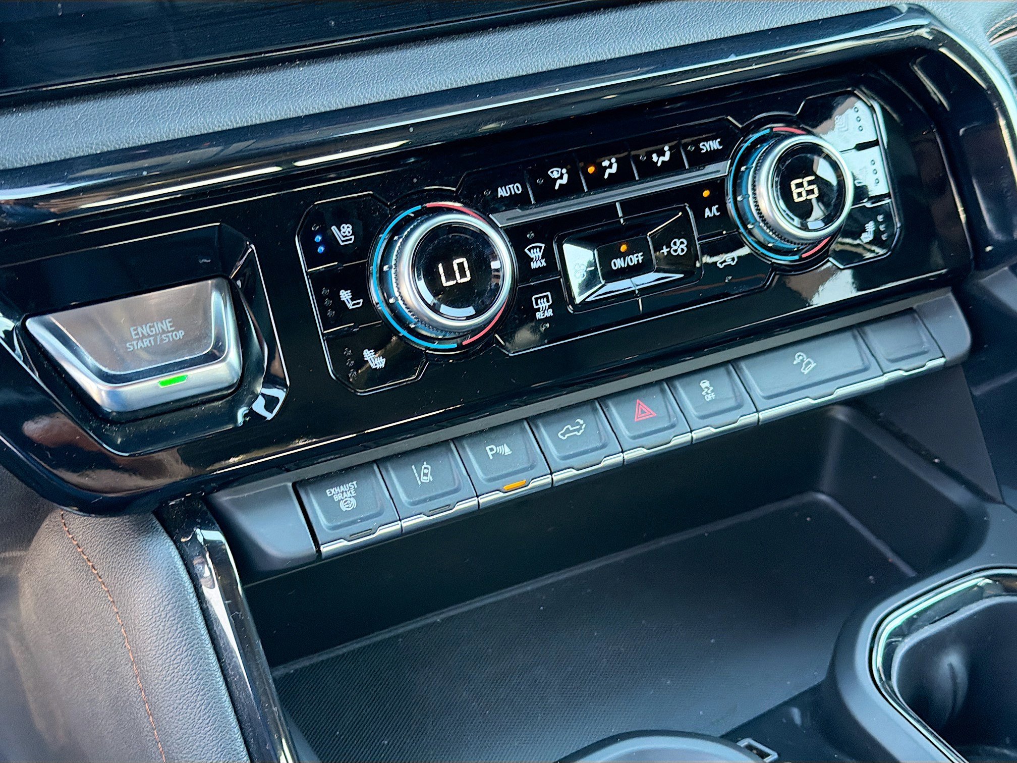 Used 2024 GMC Sierra 2500 AT4 w/ AT4 Premium Plus Package image 33