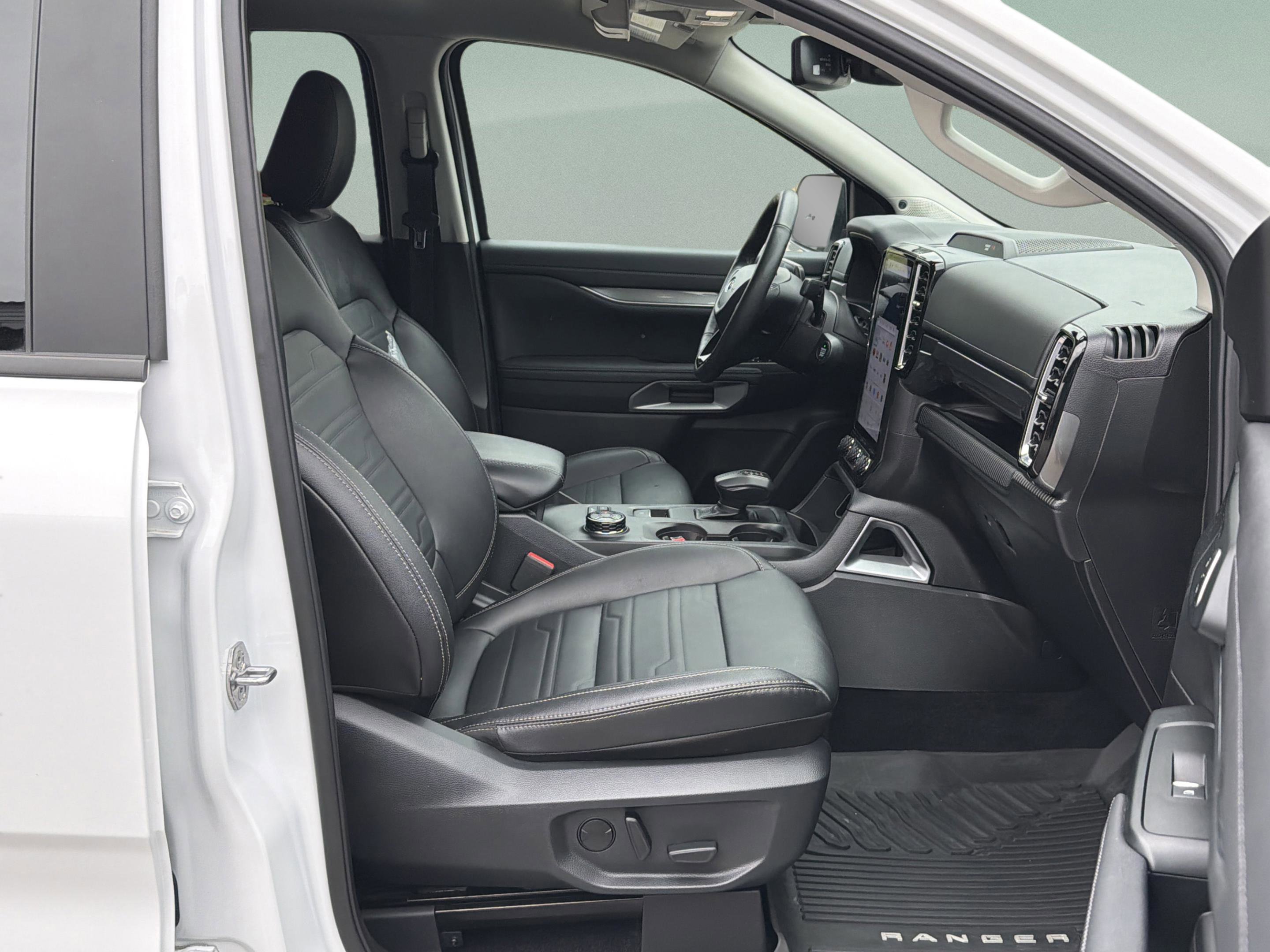 Used 2024 Ford Ranger Lariat w/ FX4 Off-Road Package image 27