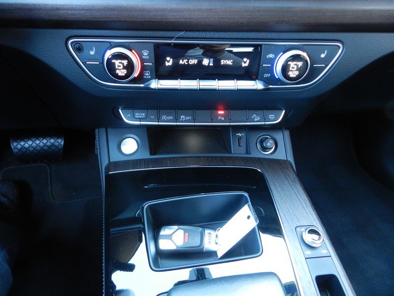 Used 2023 Audi Q5 2.0T Premium Plus w/ Premium Plus Package AWD/4WD image 29