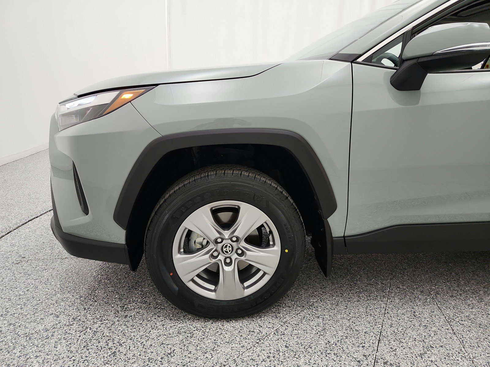 Used 2023 Toyota RAV4 XLE w/ Convenience Package FWD image 17