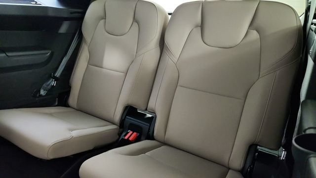New 2026 Volvo XC90 B5 Plus w/ Protection Package Premier AWD/4WD image 32