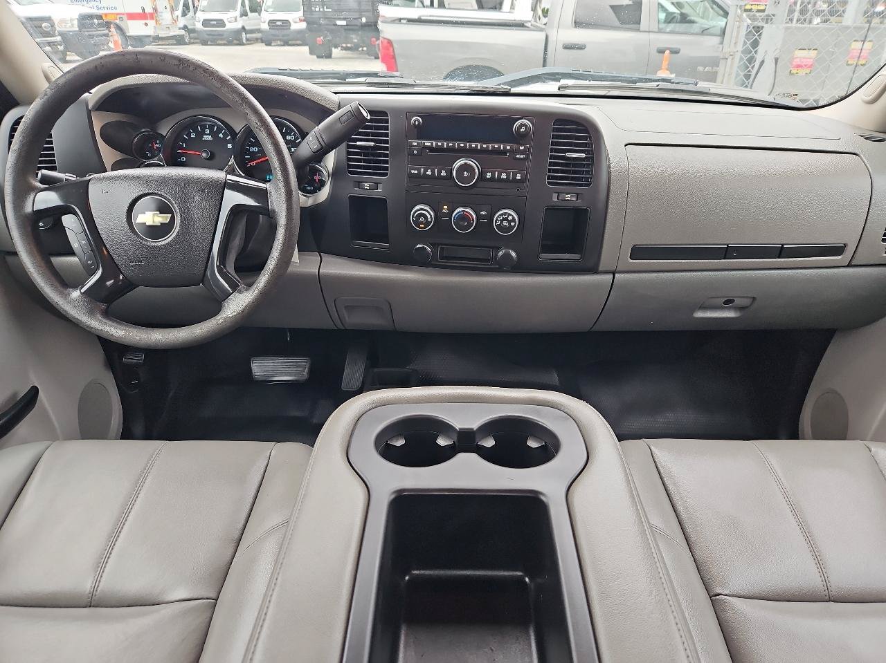 Used 2014 Chevrolet Silverado 3500 W/T w/ Skid Plate Package AWD/4WD image 28