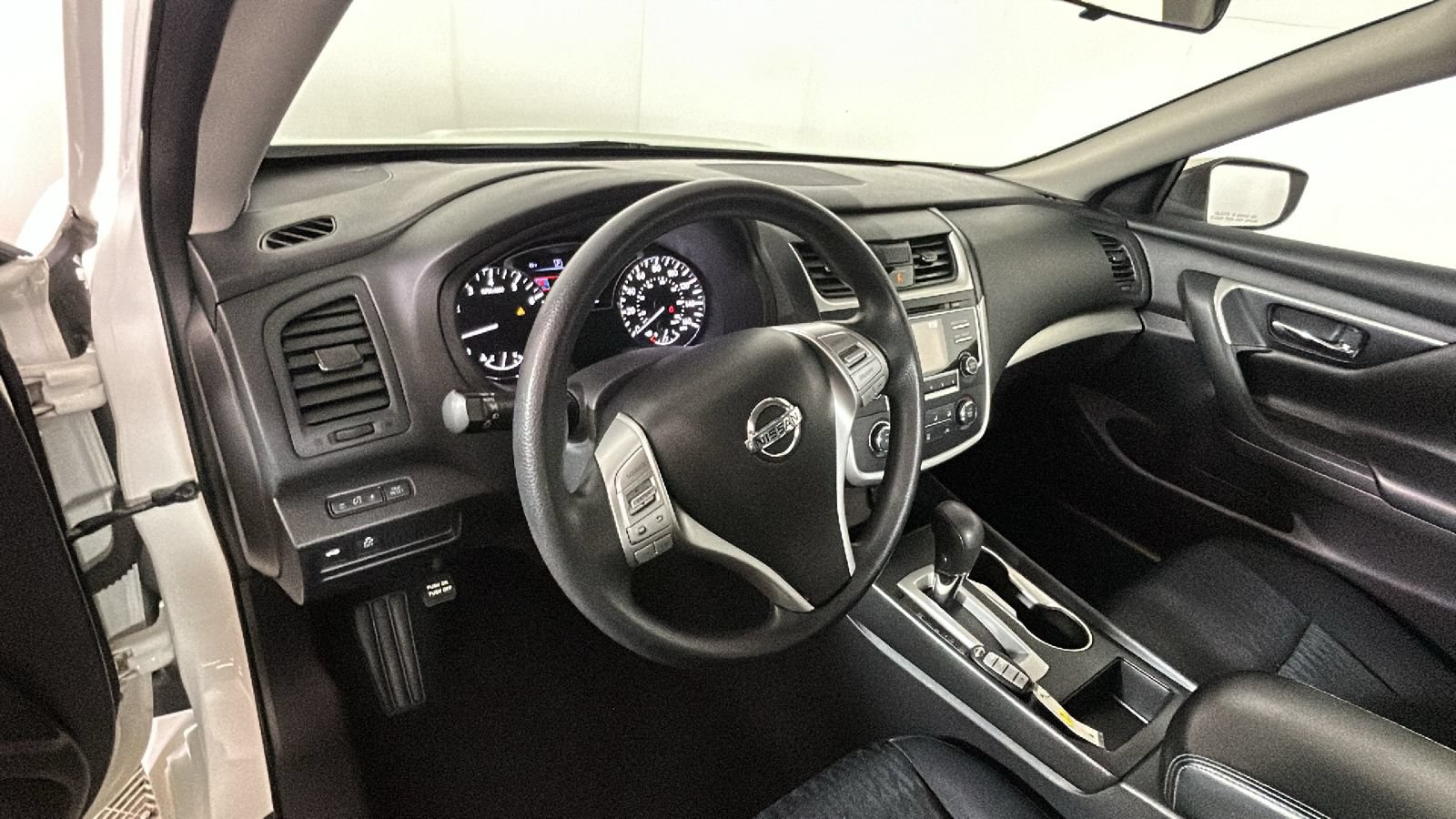 Used 2016 Nissan Altima 2.5 S w/ Power Driver Seat Package FWD image 16