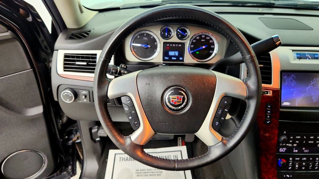 Used 2012 Cadillac Escalade EXT Luxury AWD/4WD image 14