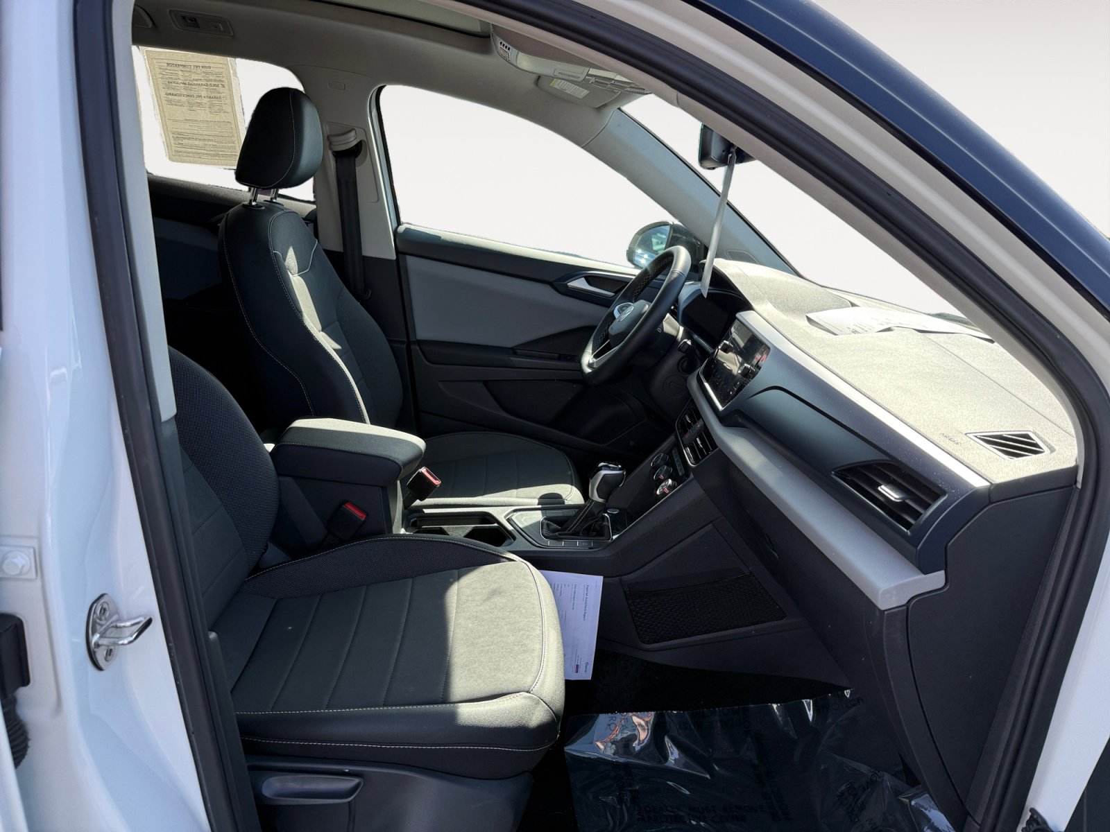 Certified 2023 Volkswagen Taos SE FWD image 19