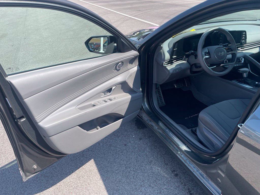 Used 2026 Hyundai Elantra Sport FWD image 12