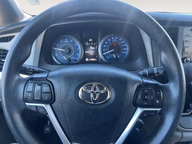 Used 2020 Toyota Sienna LE FWD image 11