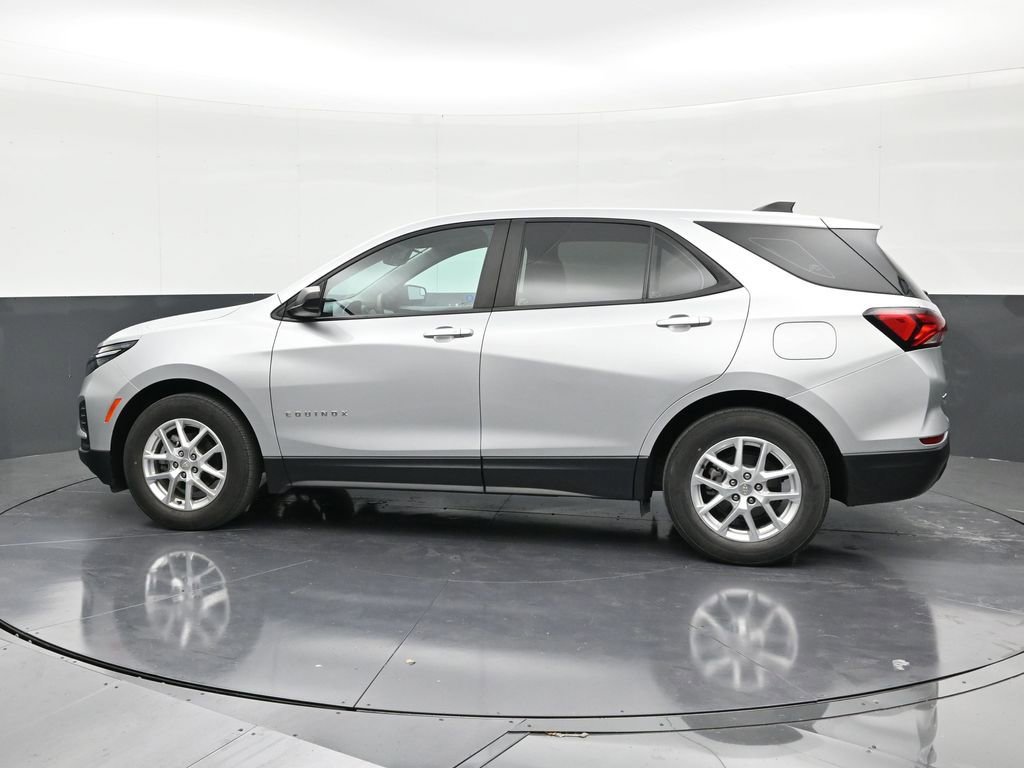 Certified 2022 Chevrolet Equinox LS image 2