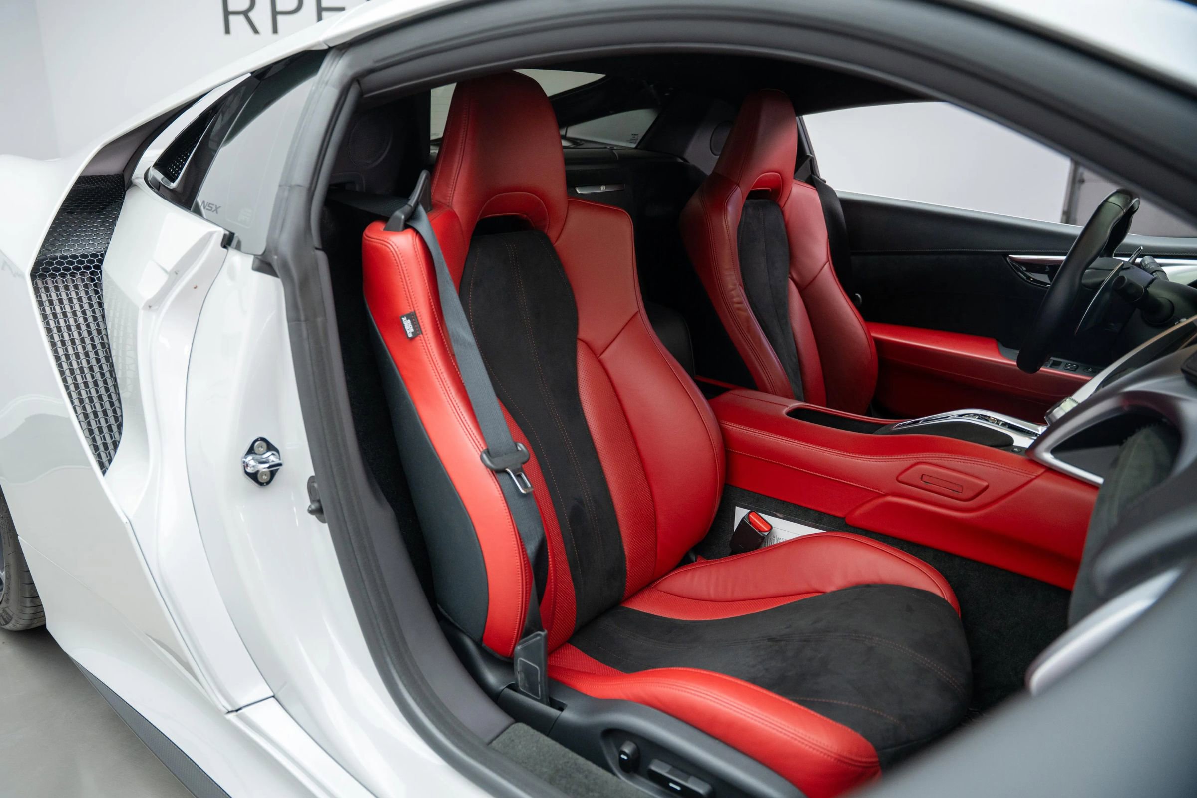 Used 2017 Acura NSX image 25