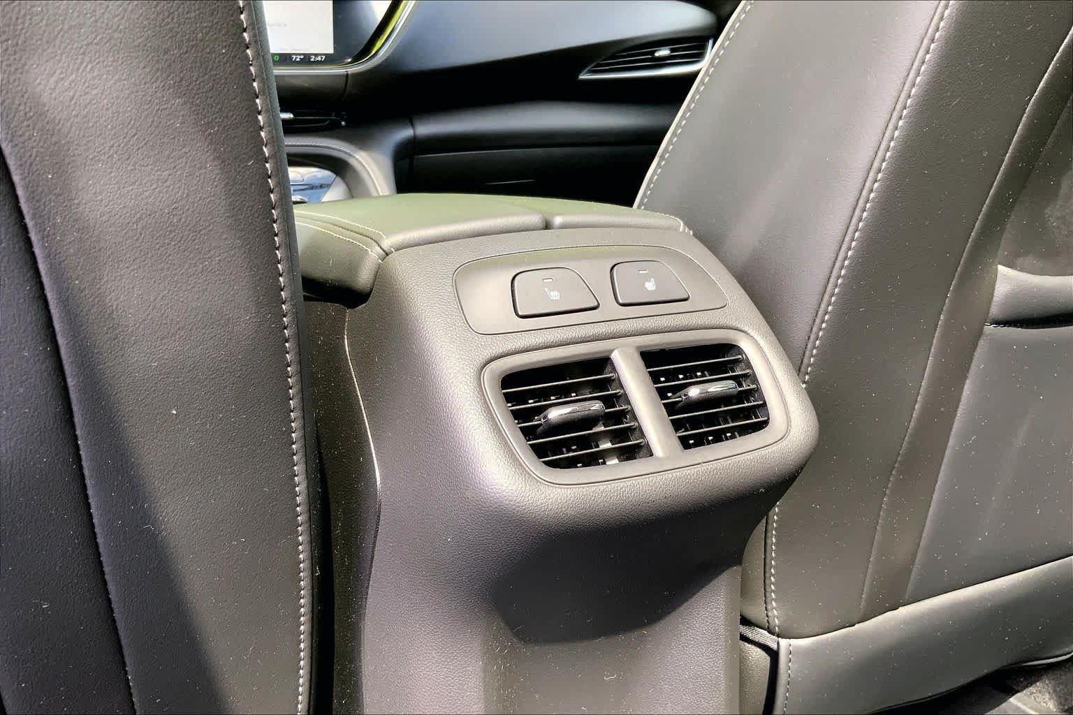 Used 2022 Buick Envision Avenir w/ Premium Seat Package AWD/4WD image 35