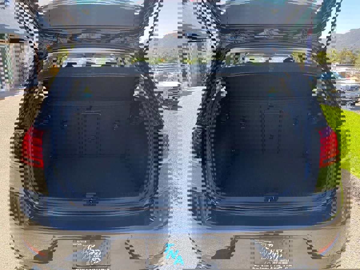 Used 2019 Volkswagen e-Golf SEL Premium image 10