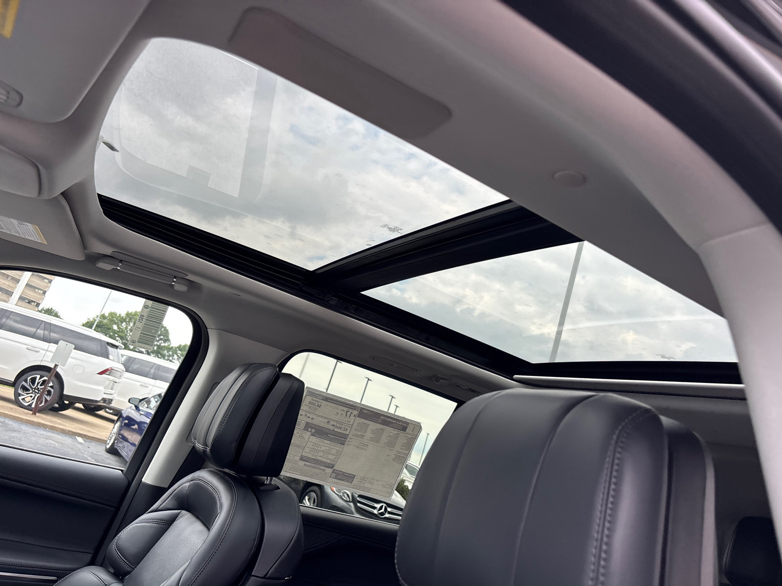 New 2026 Lincoln Navigator Reserve AWD/4WD image 25