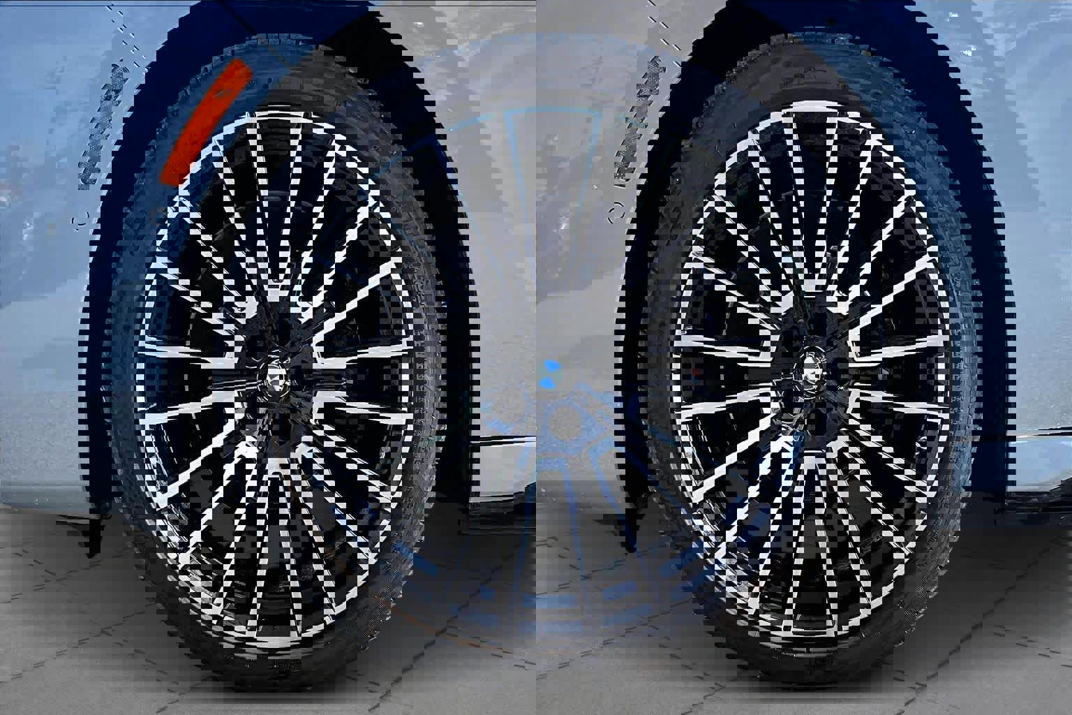 Used 2025 BMW i7 xDrive60 image 10