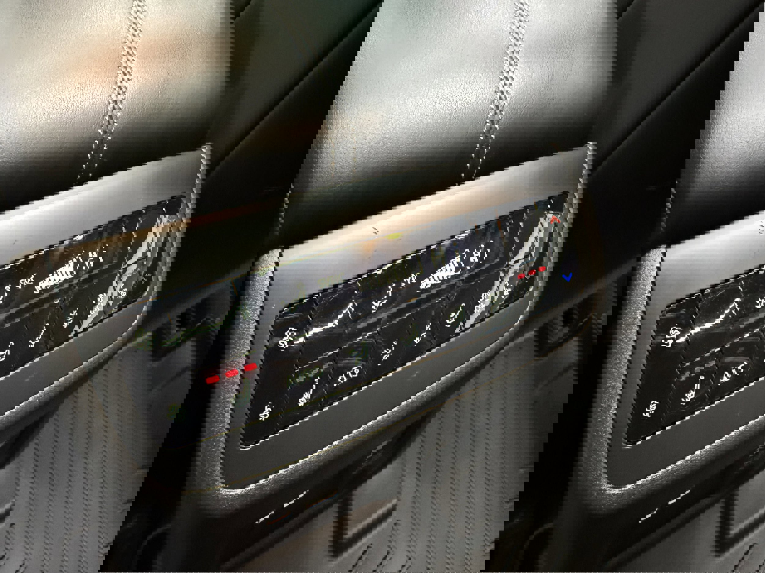 Used 2022 Nissan Pathfinder Platinum image 27