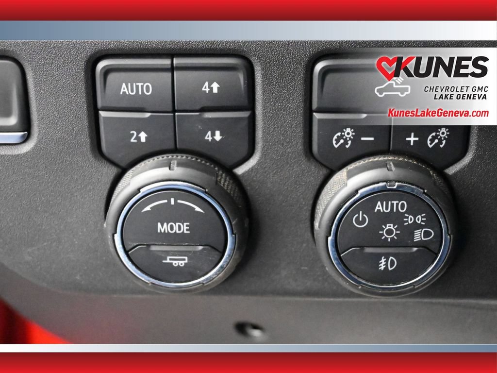 Used 2024 Chevrolet Silverado 1500 LT Trail Boss w/ Convenience Package II AWD/4WD image 32