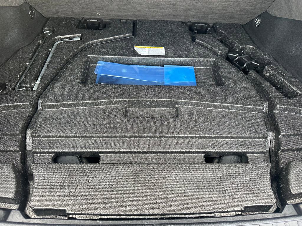 Used 2022 Toyota Prius LE image 45