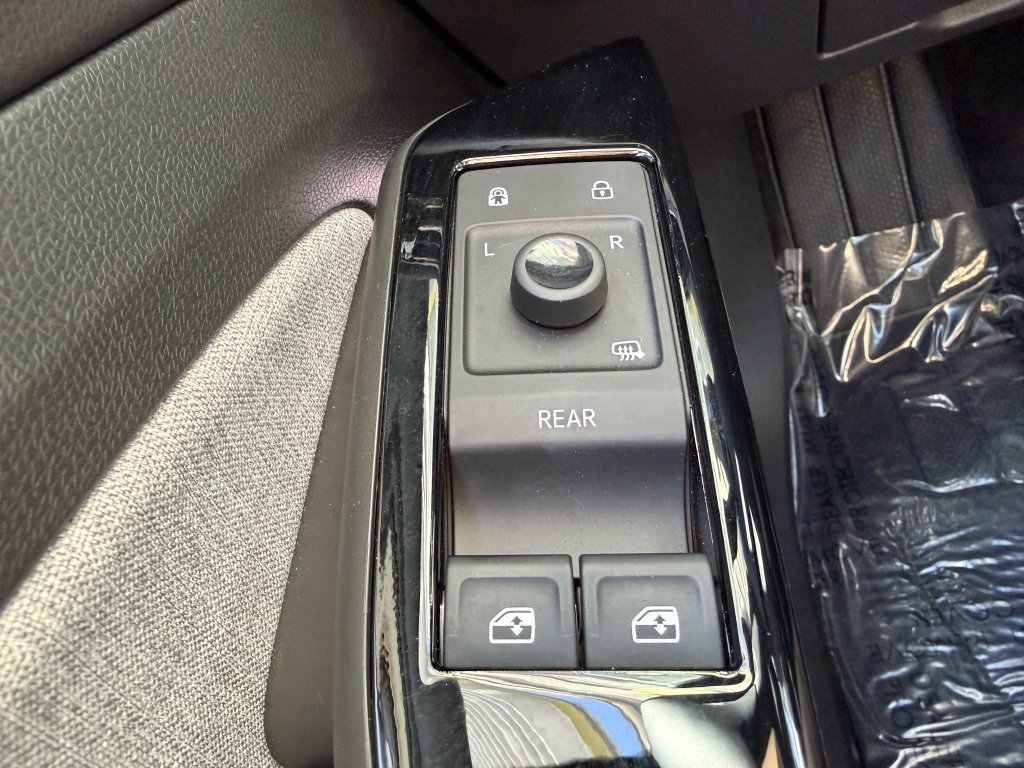 Used 2023 Volkswagen ID.4 Pro image 27