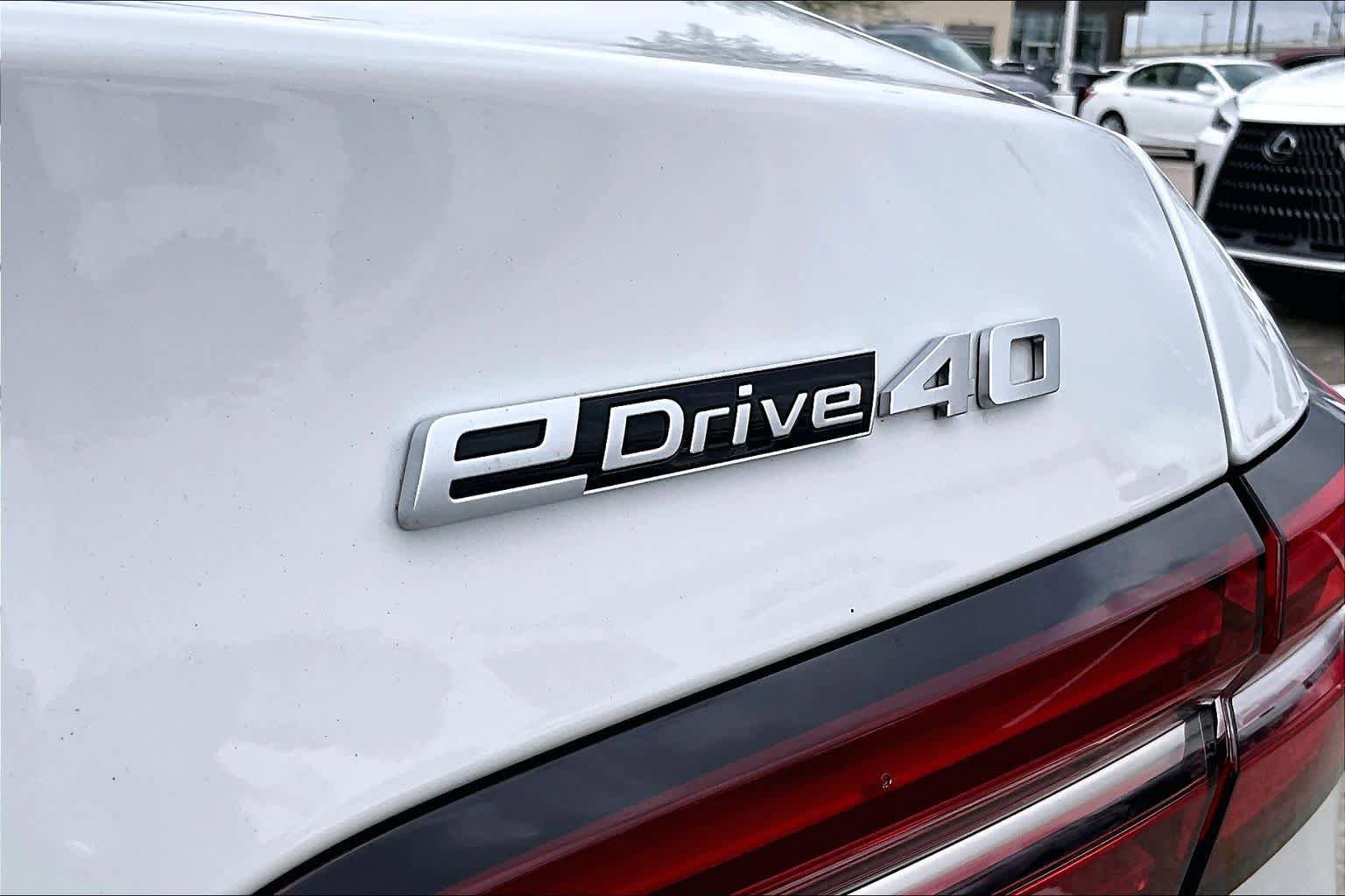 Used 2025 BMW i5 eDrive40i RWD image 8