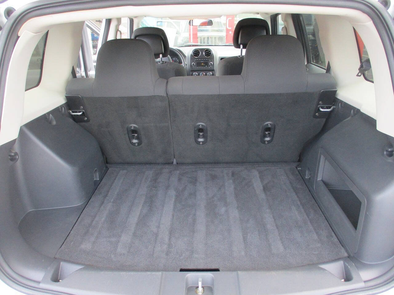 Used 2010 Jeep Patriot Sport FWD image 20