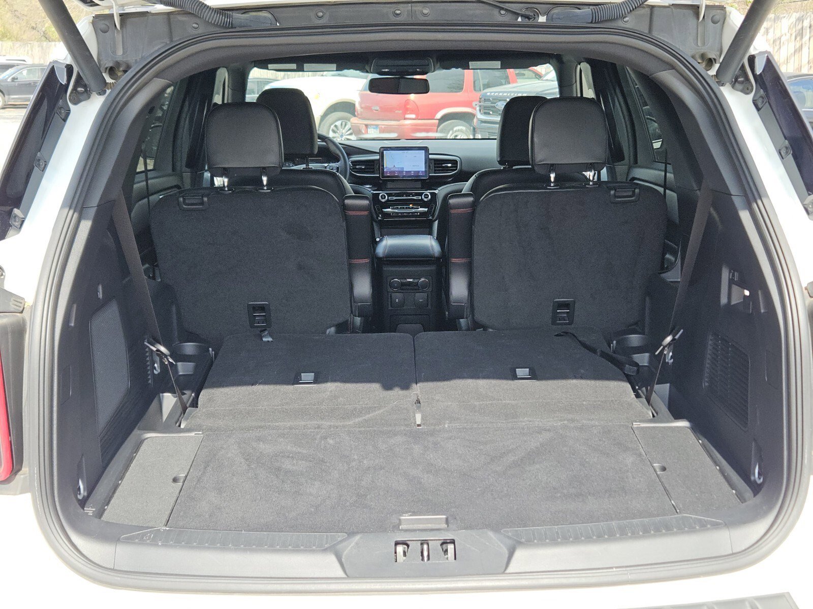 Certified 2023 Ford Explorer ST-Line w/ Class IV Trailer Tow Package image 31