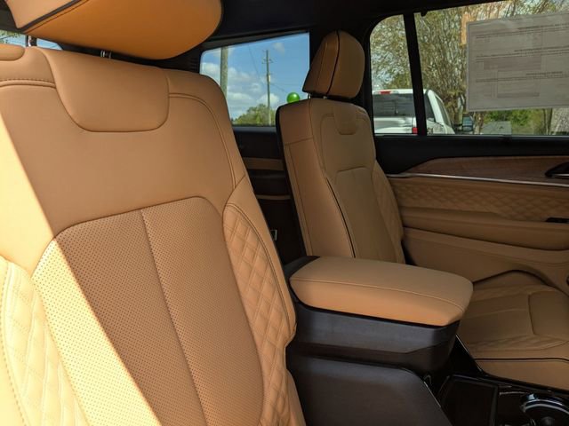 New 2026 Jeep Grand Cherokee L Summit w/ Rear Seat Video Group I image 32