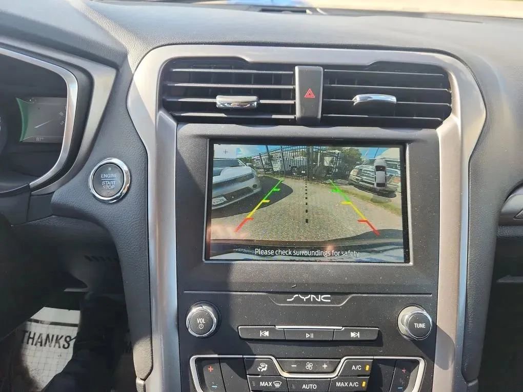 Used 2019 Ford Fusion SE image 13