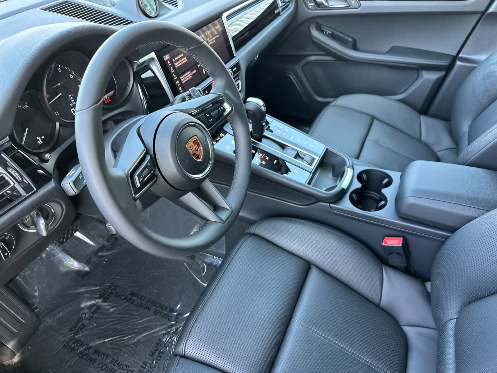 New 2026 Porsche Macan AWD/4WD image 4