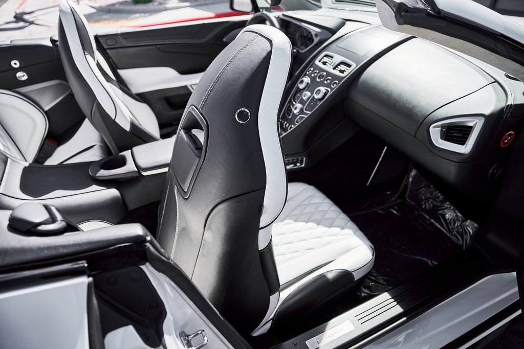 Used 2017 Aston Martin Vanquish S image 49