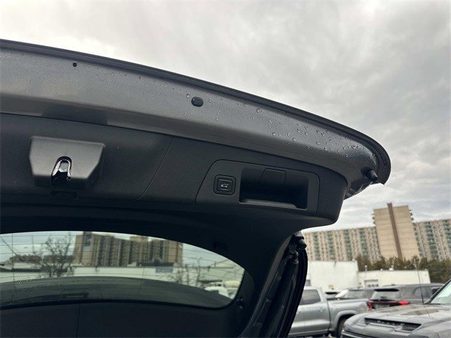 Used 2022 Buick Envision Essence w/ Technology Package I image 13