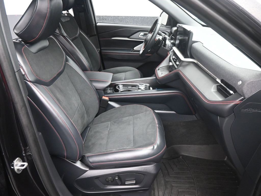 Used 2025 Ford Explorer ST w/ Sun And Sound Package image 2