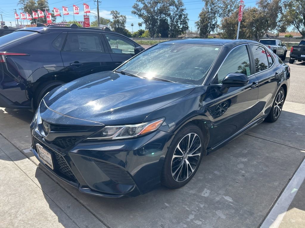 Used 2019 Toyota Camry SE w/ Carpet Mat Package