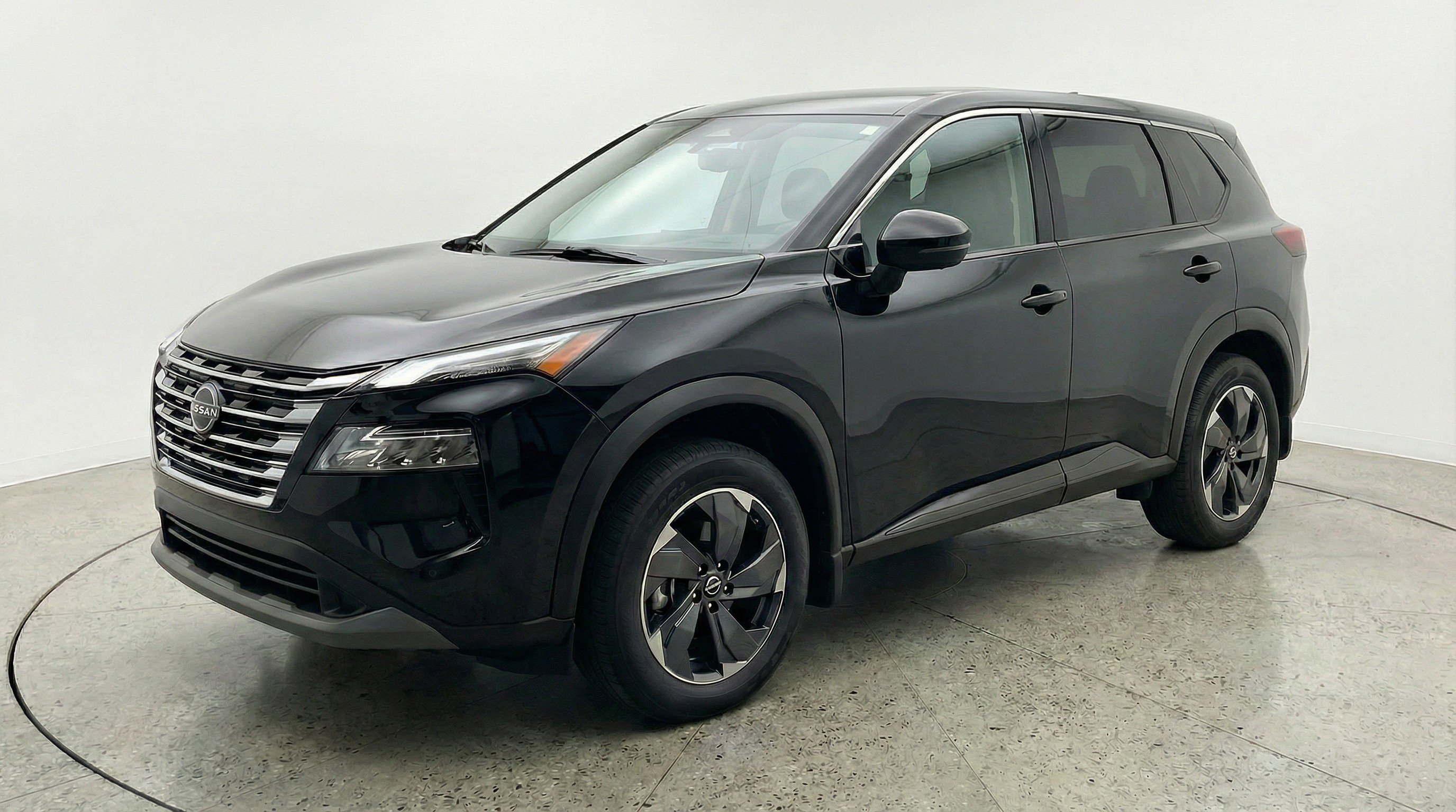 Used 2025 Nissan Rogue SV image 3