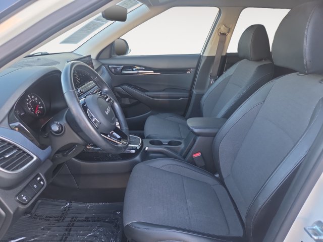 Used 2023 Kia Seltos S w/ Navigation Package FWD image 9